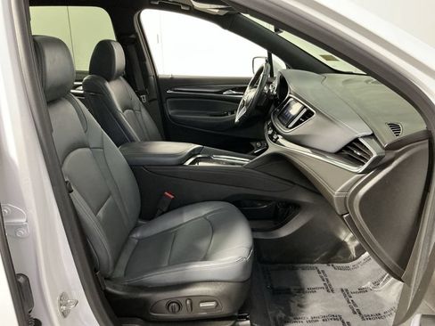 Used 2024 Buick Enclave Essence w/ Experience Buick Package FWD image 28
