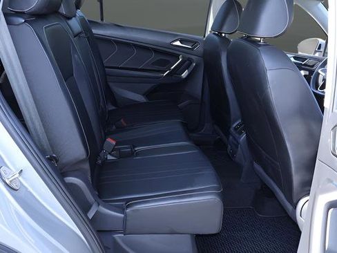 Certified 2023 Volkswagen Tiguan SE FWD image 22
