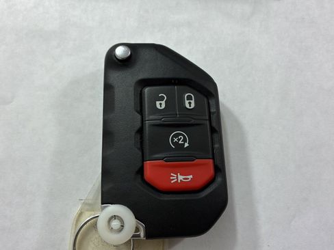 Used 2023 Jeep Wrangler Unlimited Sahara w/ Cold Weather Group AWD/4WD image 18