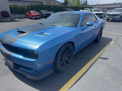 Used 2016 Dodge Challenger SRT Hellcat RWD image 1