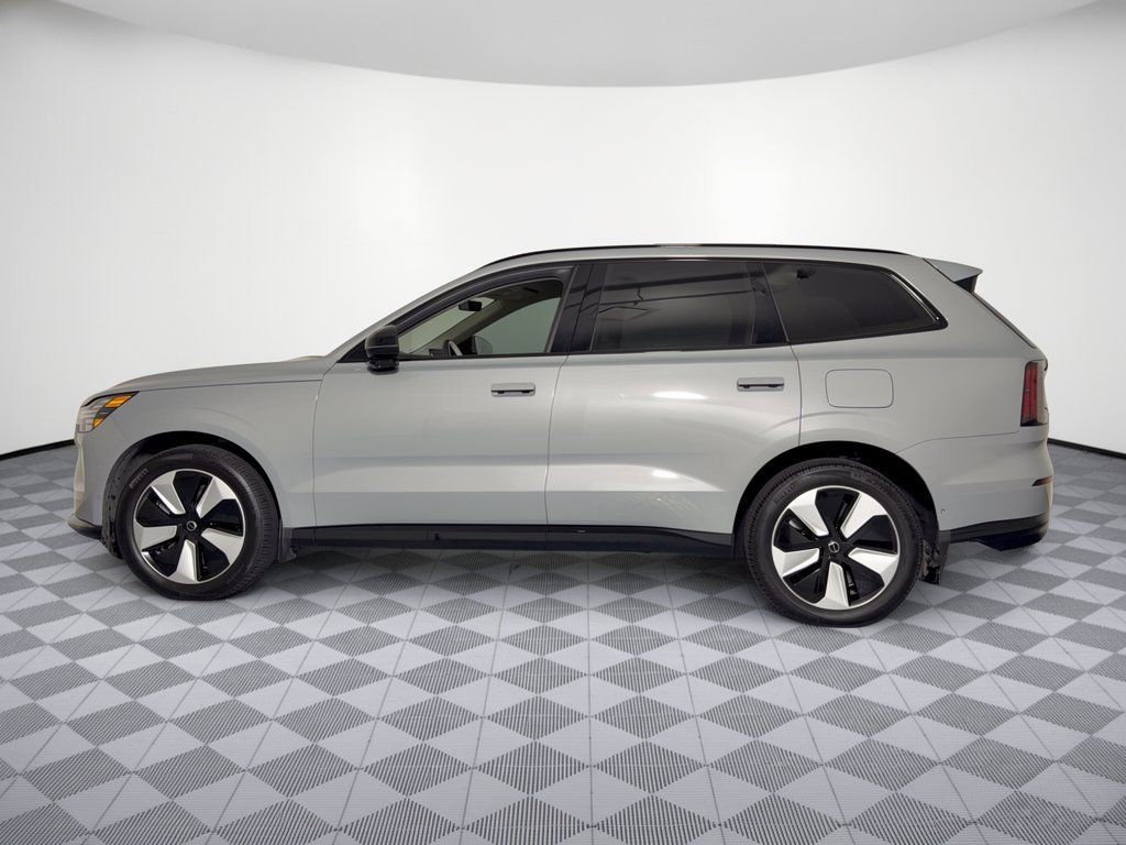 Used 2025 Volvo EX90 Ultra AWD/4WD image 2