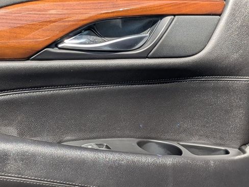 Used 2017 Cadillac Escalade Luxury image 30