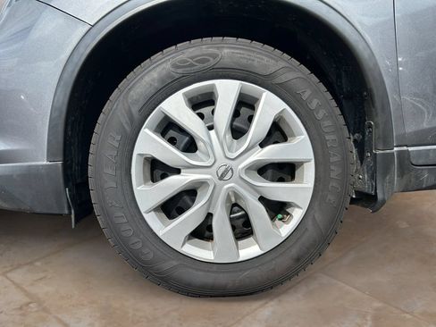 Used 2019 Nissan Rogue S AWD/4WD image 14