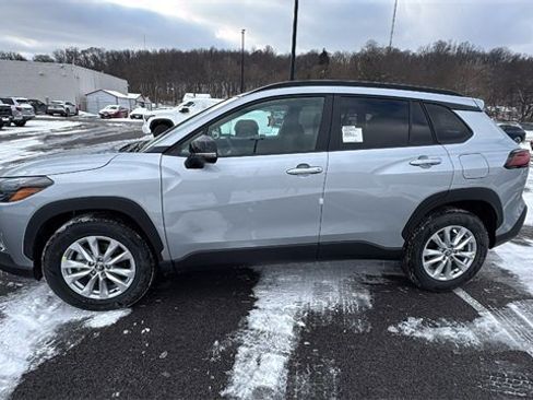 New 2026 Toyota Corolla Cross LE image 2