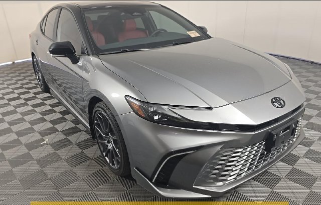 Used 2025 Toyota Camry XSE FWD image 5