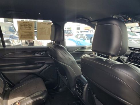 Used 2023 Jeep Grand Cherokee L Altitude image 33