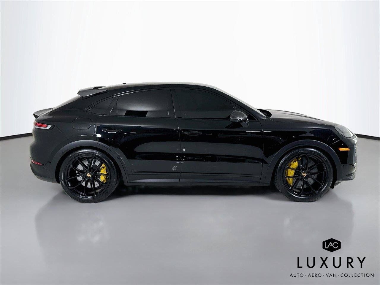 Used 2025 Porsche Cayenne Turbo GT AWD/4WD image 5