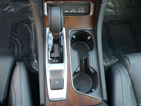 Used 2024 Subaru Ascent Touring w/ Popular Package #2 AWD/4WD image 38