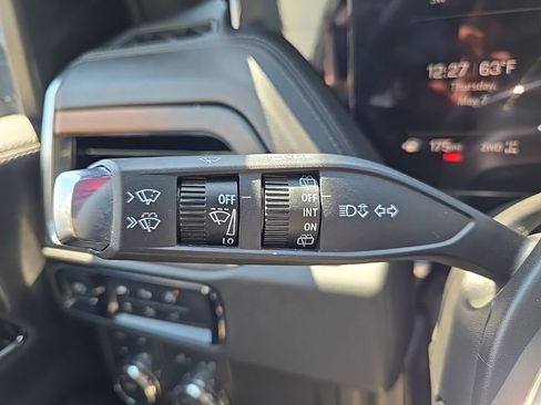 Used 2025 GMC Yukon XL Denali AWD/4WD image 19