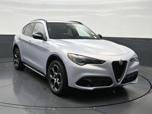 Used 2025 Alfa Romeo Stelvio Sprint w/ Veloce Package AWD/4WD image 8