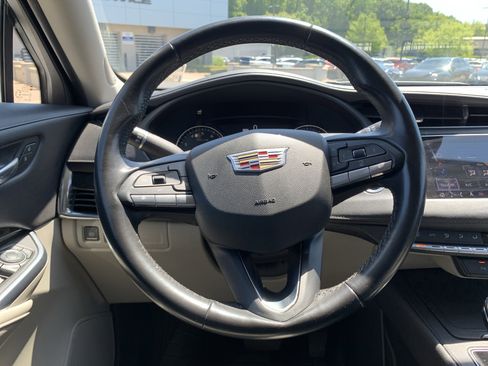 Used 2020 Cadillac XT4 Premium Luxury w/ Driver Awareness Package FWD image 18