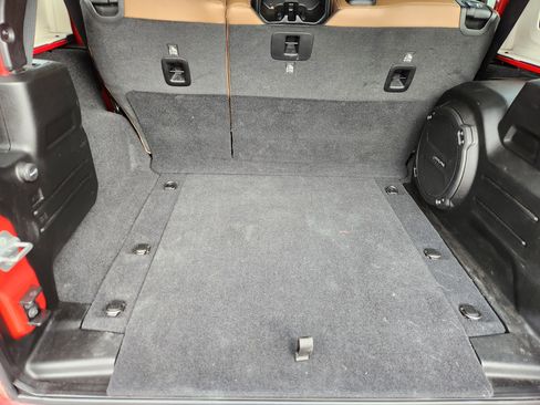 Used 2021 Jeep Wrangler Unlimited Rubicon image 13