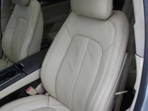 Used 2013 Lincoln MKZ Base image 26