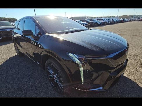 Used 2025 Cadillac Optiq Sport 2 w/ LPO, Floor Liner Package image 2