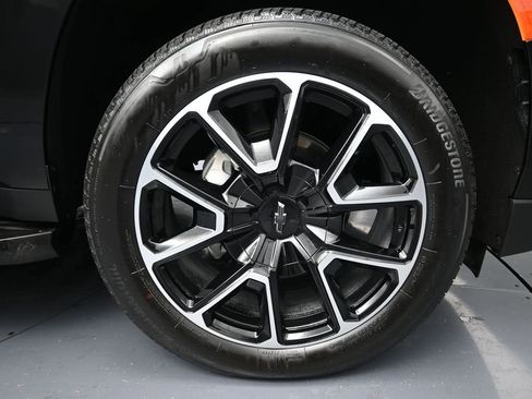 Used 2024 Chevrolet Tahoe RST w/ Luxury Package image 5