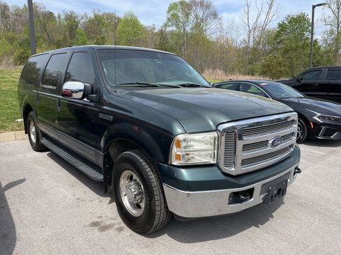 Used 2005 Ford Excursion 2WD image 2