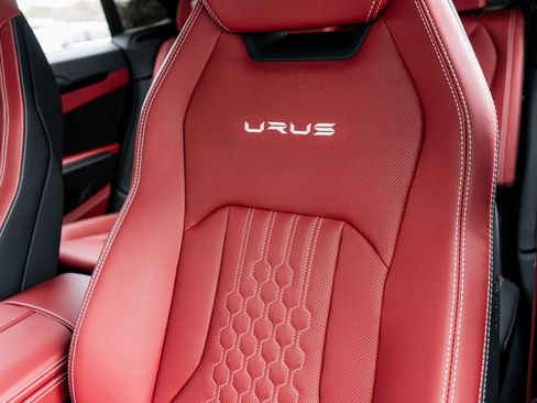 Used 2024 Lamborghini Urus S image 30