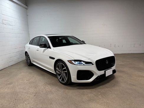 Used 2024 Jaguar XF R-Dynamic SE AWD/4WD image 4