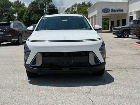 Used 2024 Hyundai Kona SEL AWD/4WD image 2