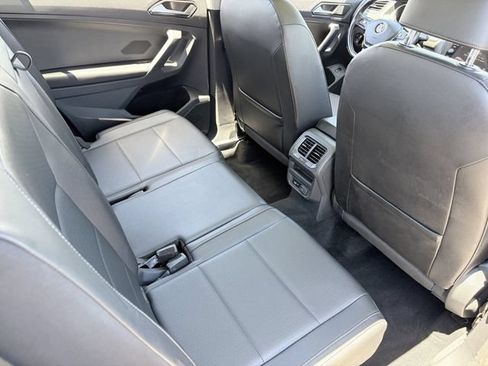 Used 2018 Volkswagen Tiguan SEL FWD image 15