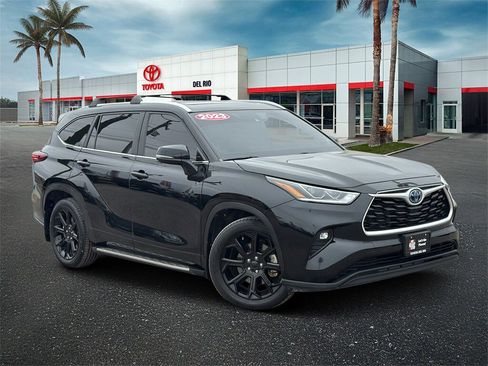 Used 2023 Toyota Highlander Bronze Edition image 1