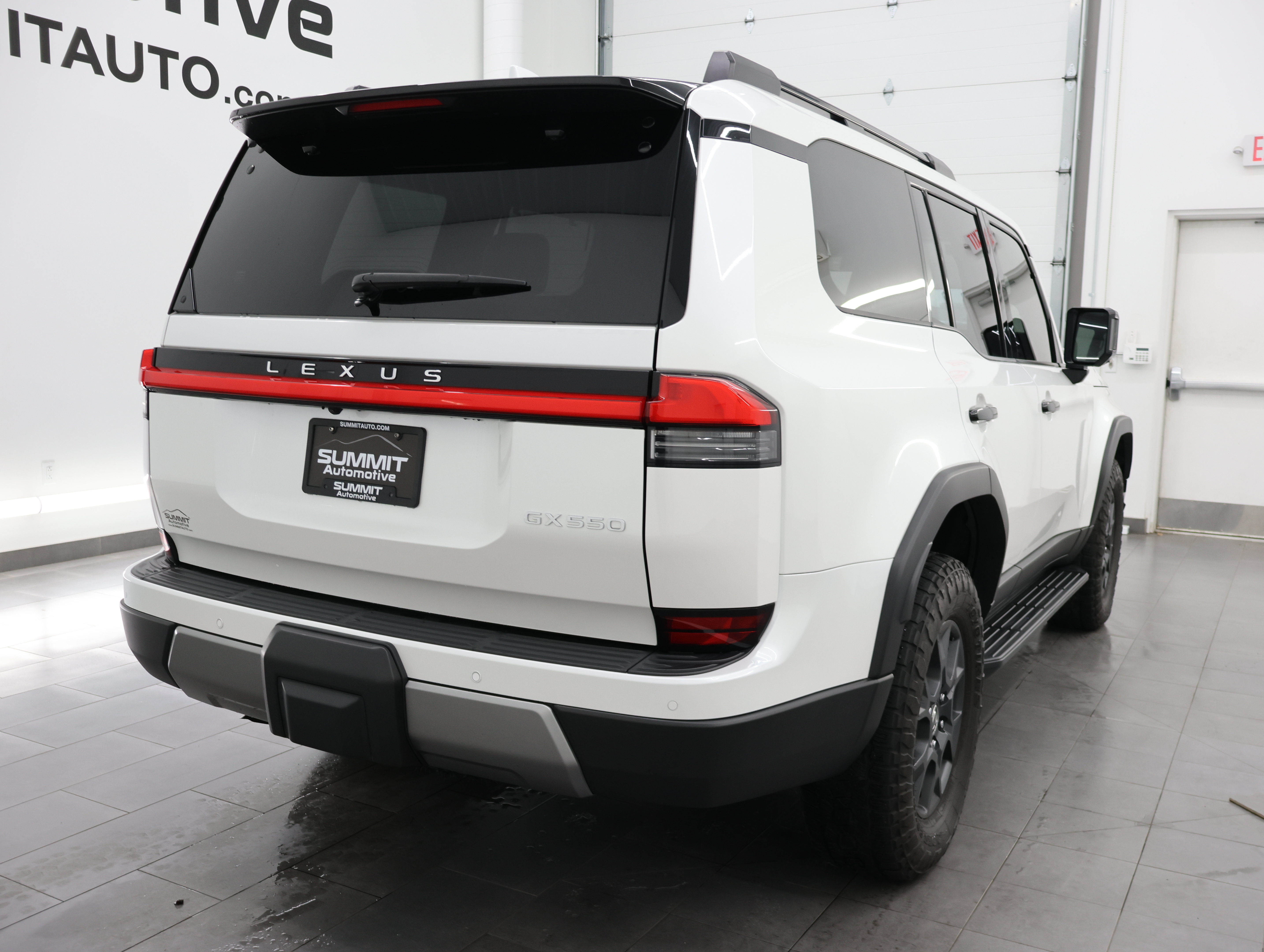 Used 2024 Lexus GX 550 AWD/4WD image 5