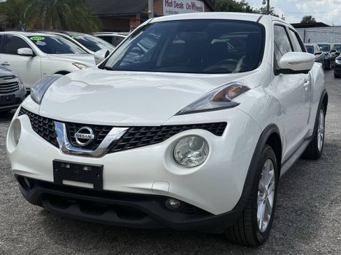 Used 2015 Nissan Juke SL FWD image 3