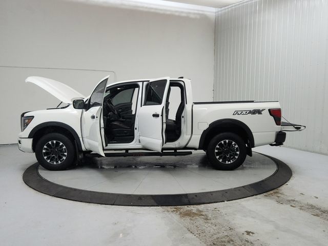 Used 2024 Nissan Titan PRO-4X w/ Pro-4x Convenience Package AWD/4WD image 12