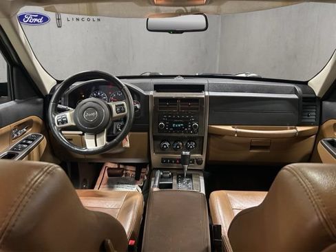 Used 2012 Jeep Liberty Limited AWD/4WD image 2