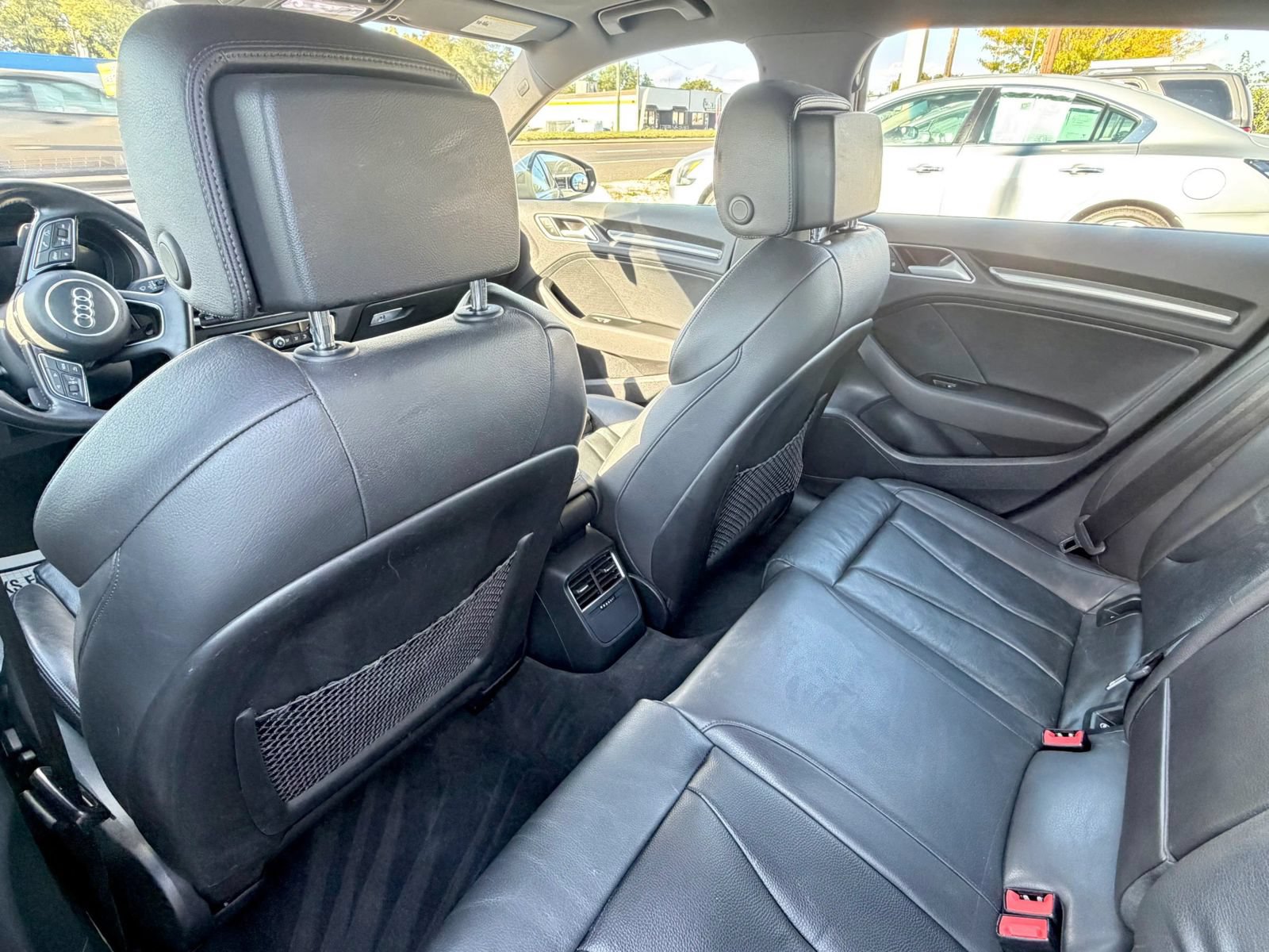 Used 2017 Audi A3 e-tron Premium Plus w/ Technology Package FWD image 32