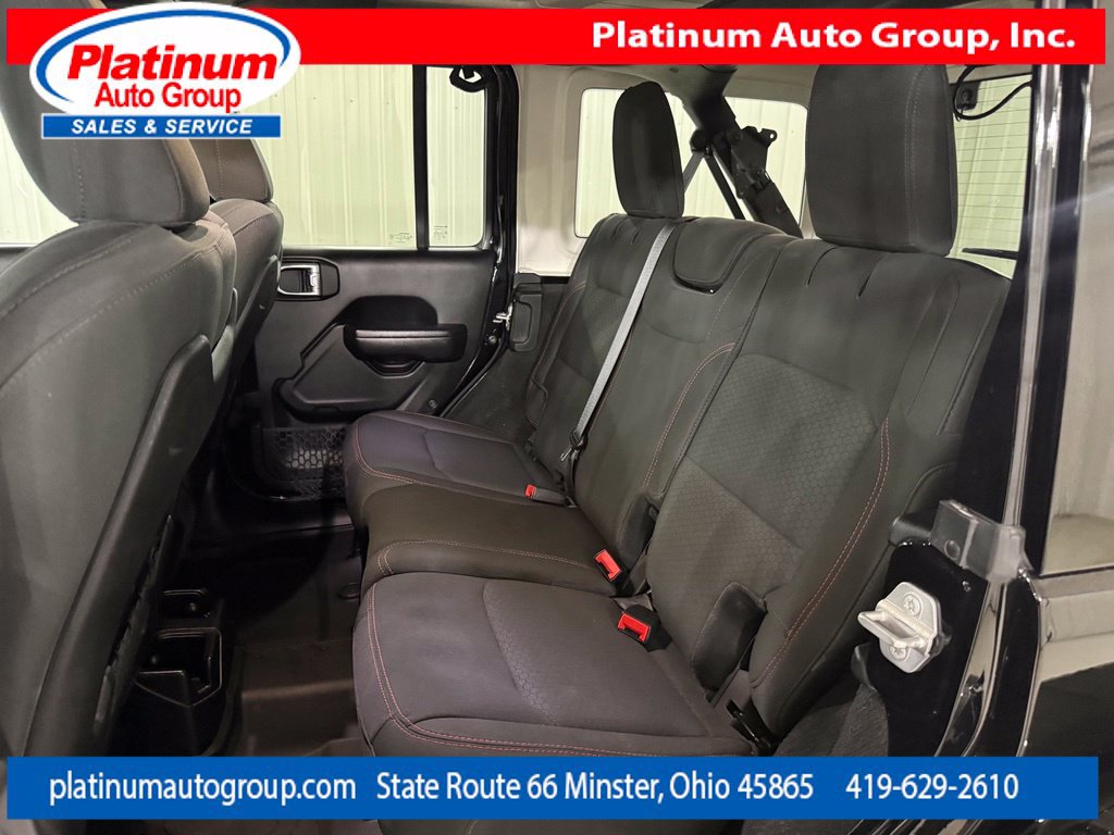 Used 2021 Jeep Wrangler Unlimited Rubicon w/ Dual Top Group AWD/4WD image 28