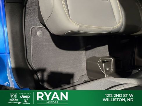 Used 2024 Jeep Gladiator Sport image 17