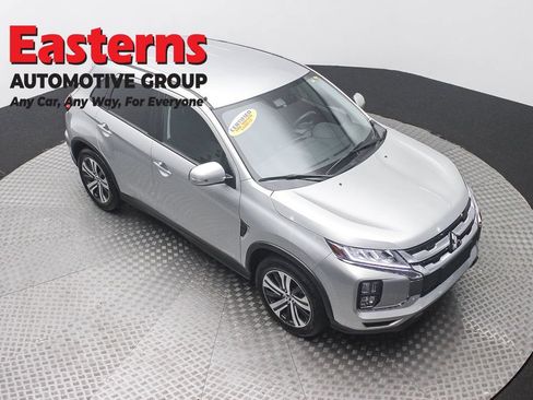 Used 2025 Mitsubishi Outlander Sport SE AWD/4WD image 3