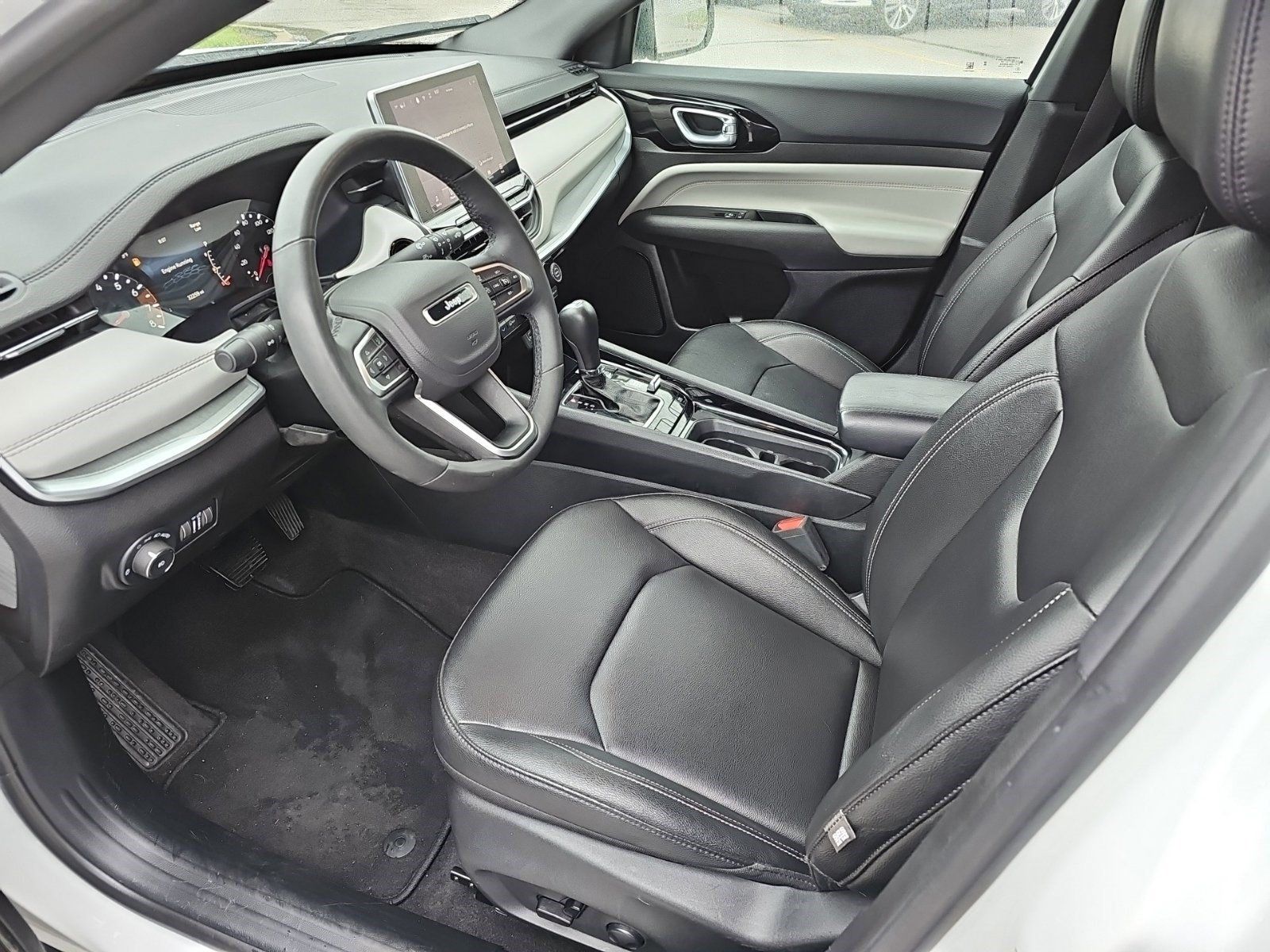 Used 2025 Jeep Compass Limited AWD/4WD image 17