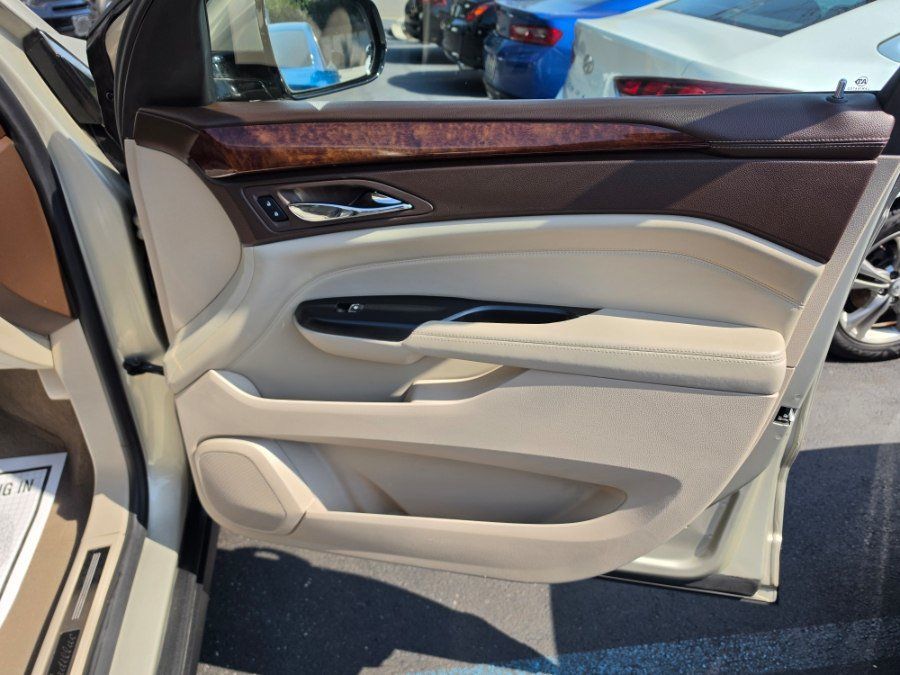 Used 2014 Cadillac SRX Luxury w/ Driver Awareness Package FWD image 41