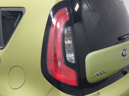 Used 2019 Kia Soul FWD image 32