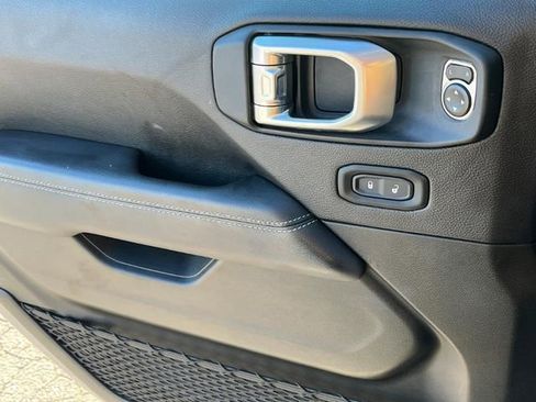 Used 2020 Jeep Wrangler Unlimited Sahara w/ Cold Weather Group image 15