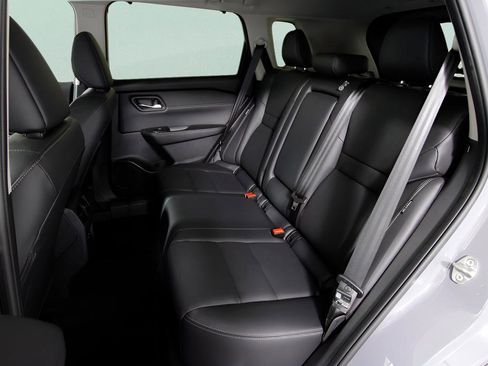 Used 2025 Nissan Rogue SL w/ SL Premium Package image 15