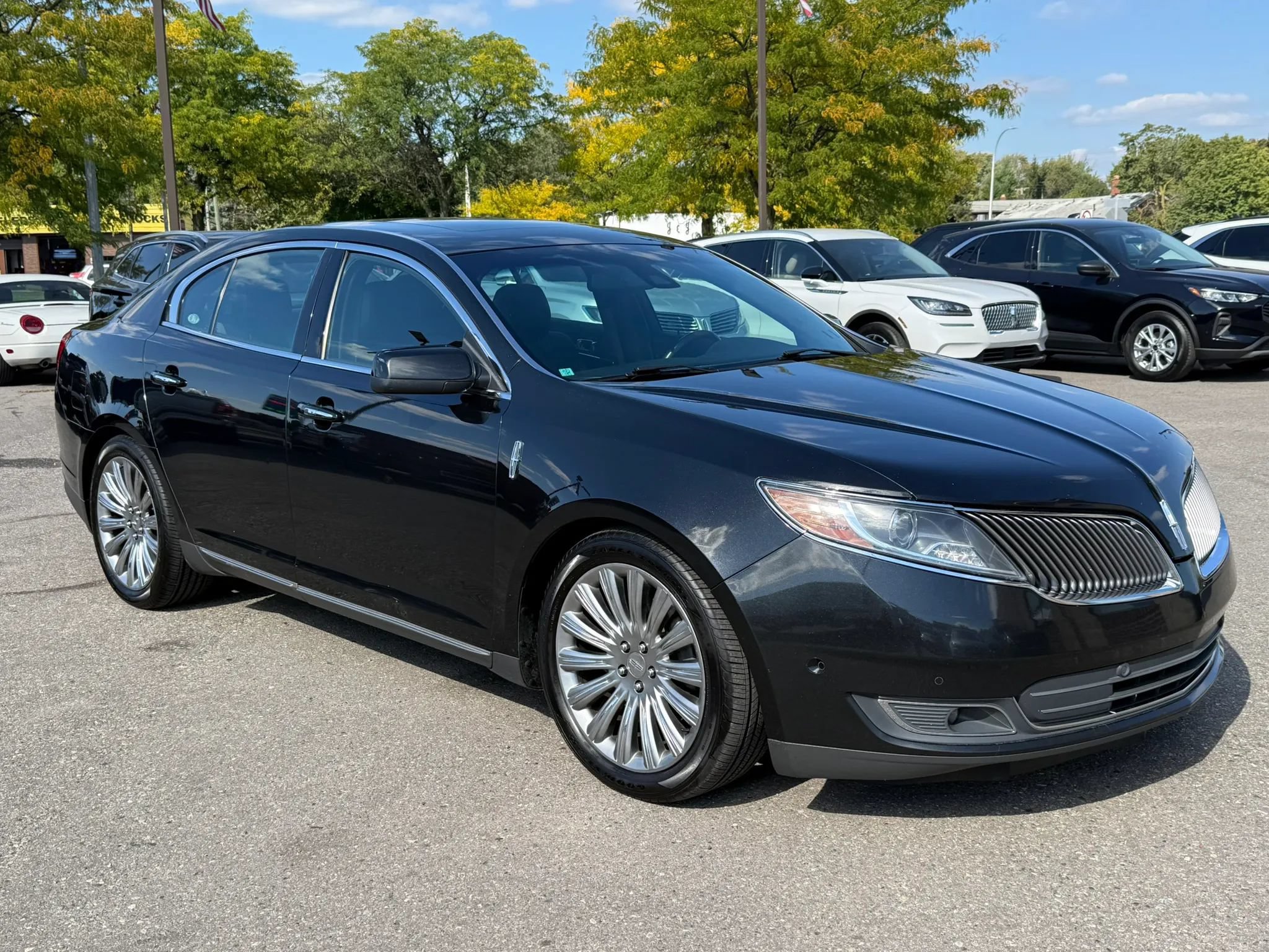 Used 2013 Lincoln MKS AWD image 3