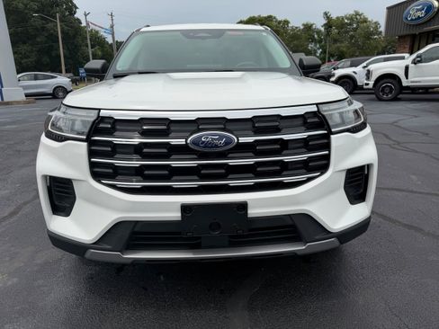 Used 2025 Ford Explorer Active AWD/4WD image 23