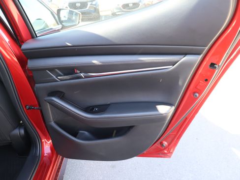 Used 2019 MAZDA MAZDA3 w/Preferred Pkg image 13