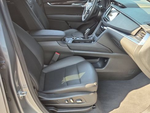 Certified 2024 Cadillac XT5 Premium Luxury w/ LPO, Floor Liner Package AWD/4WD image 28