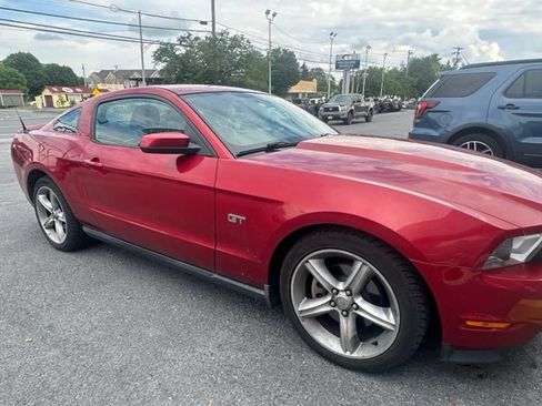 Used 2010 Ford Mustang GT Premium RWD image 3