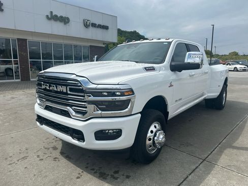 New 2026 RAM 3500 Laramie w/ Max Tow Package image 2