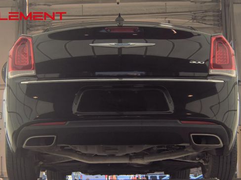 Used 2021 Chrysler 300 Touring image 8