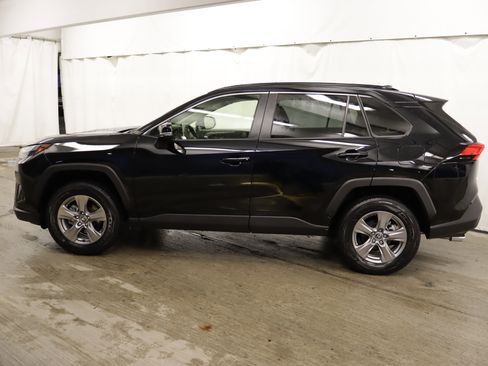 Used 2025 Toyota RAV4 XLE image 25