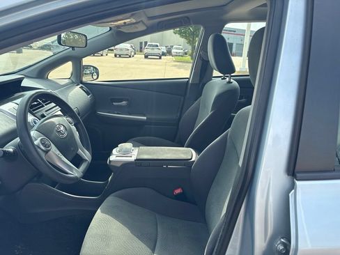 Used 2014 Toyota Prius V Three FWD image 11