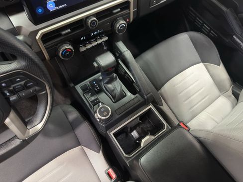 Used 2024 Toyota Tacoma TRD Sport image 25