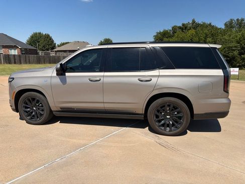 Used 2025 Cadillac Escalade Sport Platinum w/ LPO, Floor Liner Package AWD/4WD image 8