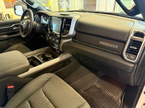 Used 2025 RAM 1500 Big Horn w/ Night Edition AWD/4WD image 6